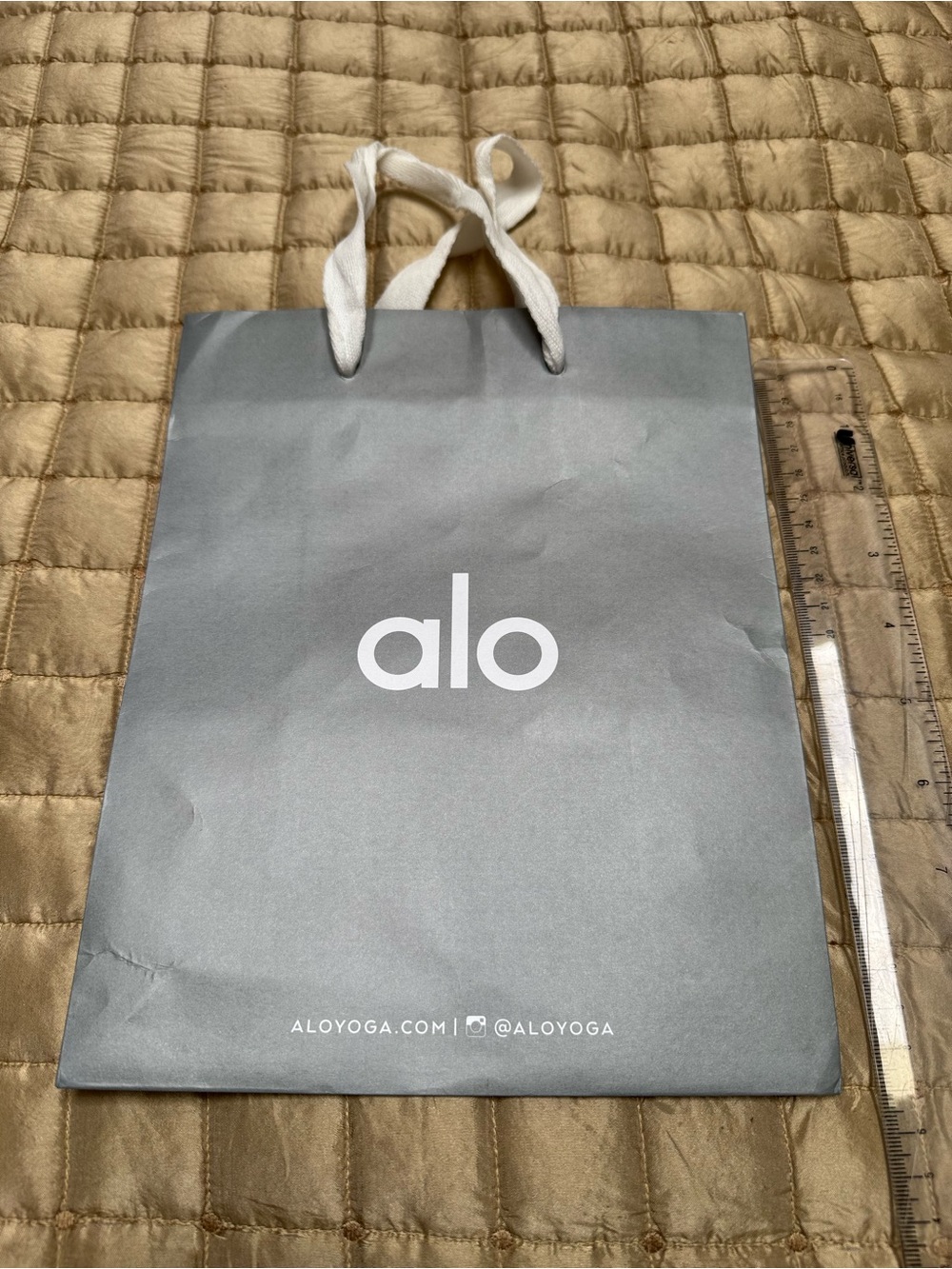 Alo Shopping Bag Gift Bag